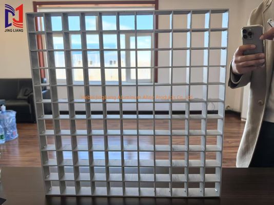 Cấu hình gạch kim nhôm tùy chỉnh cho các dự án trang trí